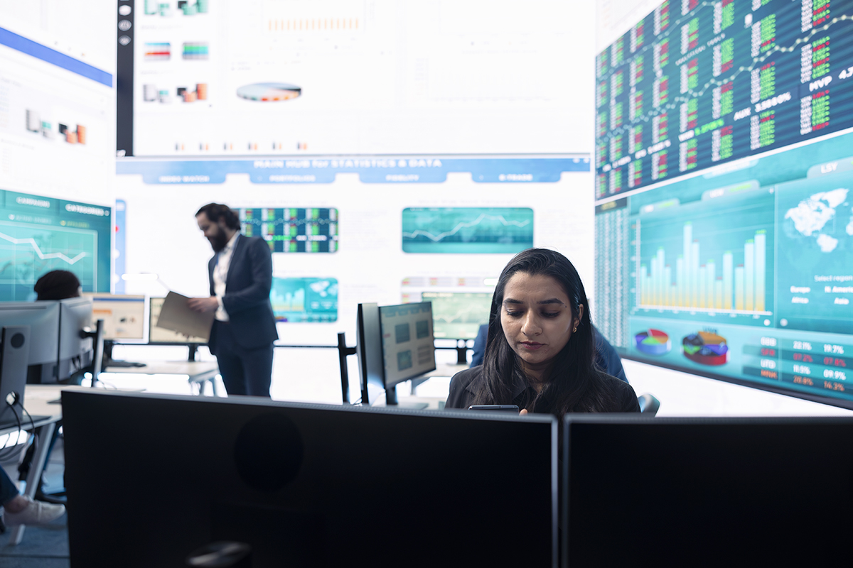 Cloud-Based vs. On-Premises Payroll Software: Why OZii is the Future of Payroll Management
